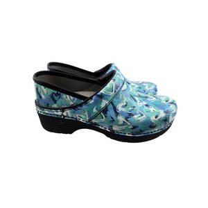 Dansko LT Pro Blue Heart Patent Clogs Womens 38 Blue Teal White Nursing Shoes